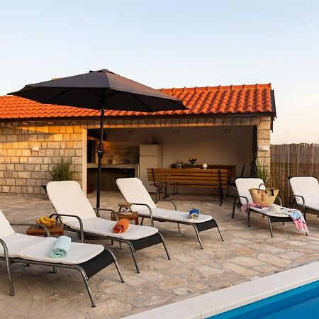 Villa Source With Private Pool Pridvorje 外观 照片